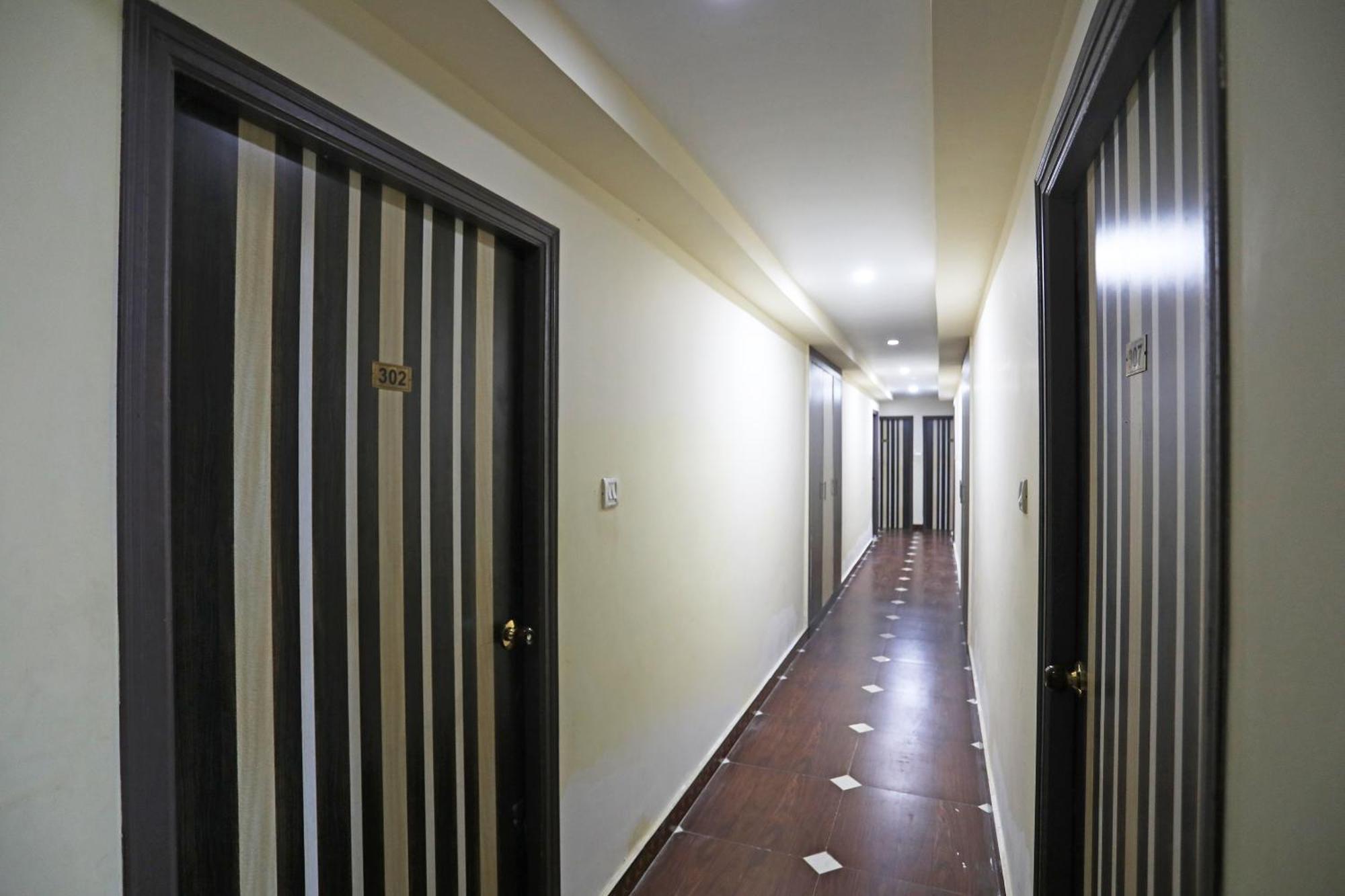 Oyo 26152 Hotel Aarush Digha  Buitenkant foto